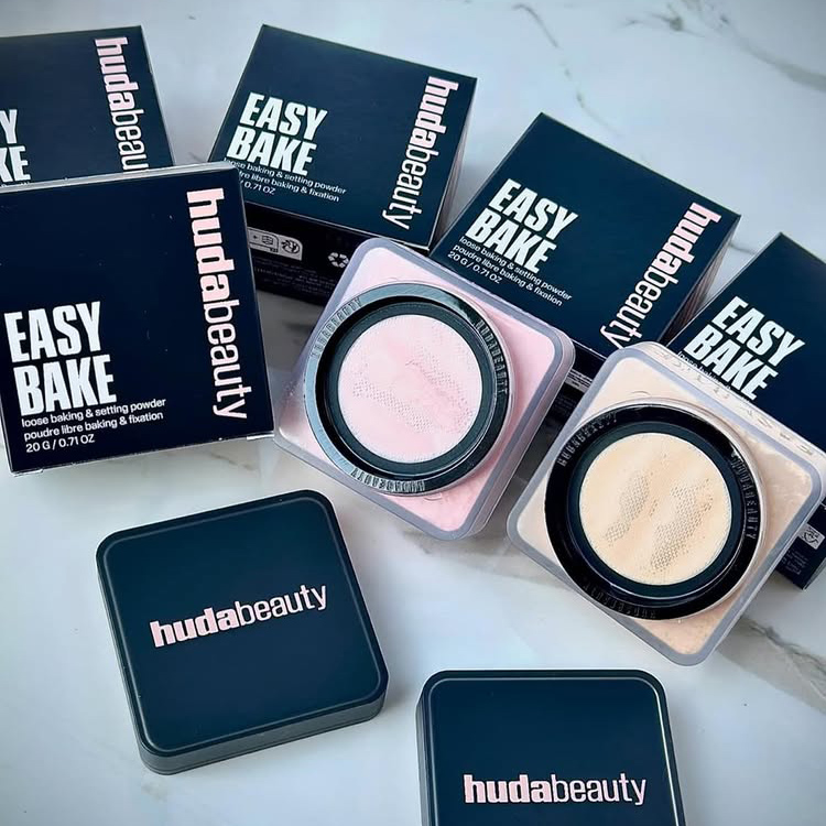 Beauty Huda Makeup - แป้งฝุ่นโปร่งแสงเนื้อละเอียด Huda Easy Bake สีสันใหม่ ปราศจากน้ำหอม