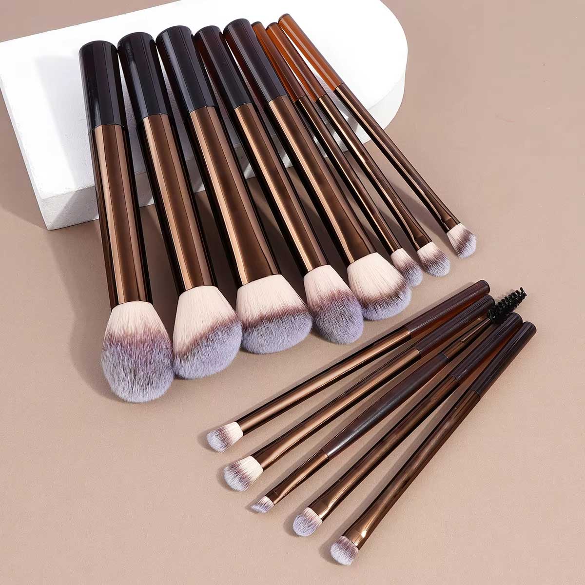 13 ชิ้นชุดแปรงแต่งหน้า Foundat - Huda Beauty Makeup Brush Set บทวิจารณ์และราคา