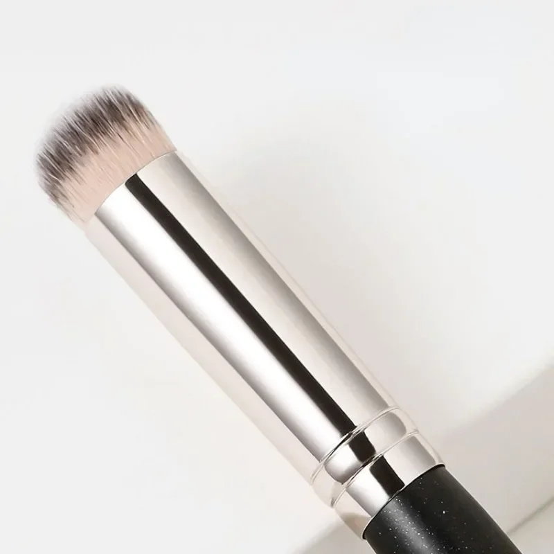 แปรงคอนซีลเลอร์รองพื้น Premium - Huda Beauty Makeup Brush Set บทวิจารณ์และราคา