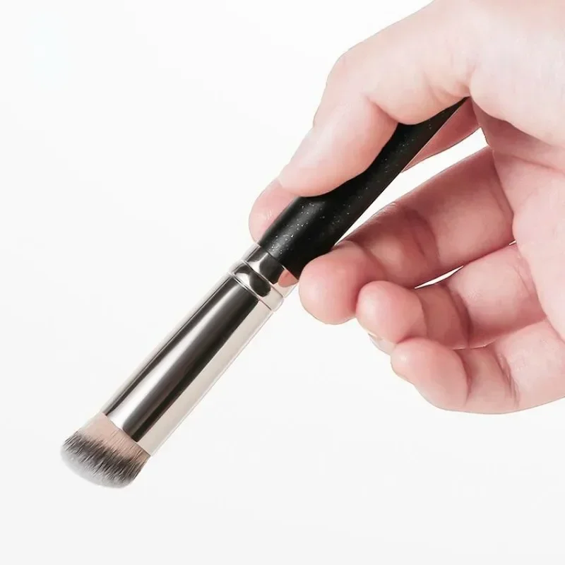 แปรงคอนซีลเลอร์รองพื้น Premium - Huda Beauty Makeup Brush Set บทวิจารณ์และราคา