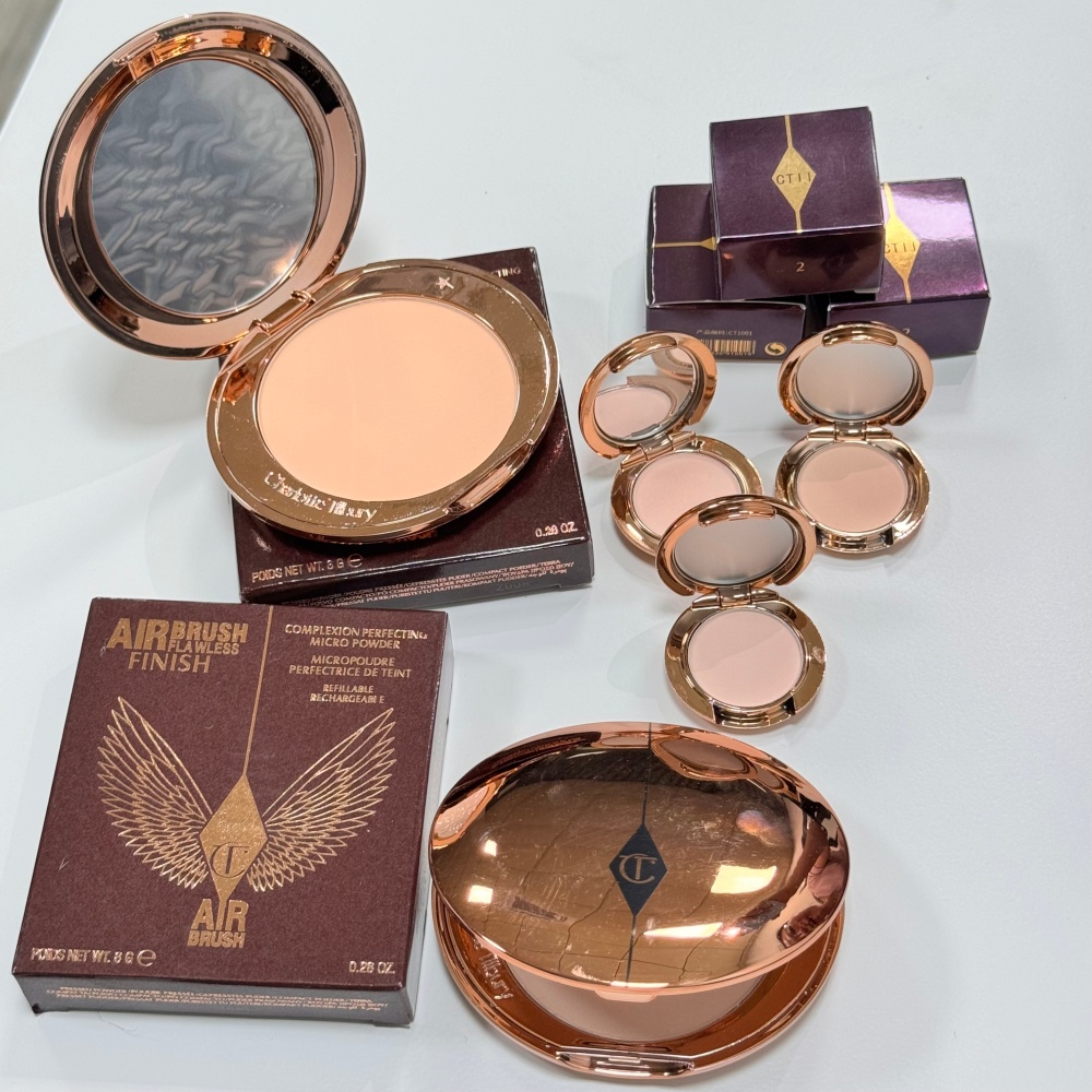 ชาร์ลอตต์ ทิลบูรี แอร์บรัช ฟลา - Huda Beauty Makeup Mini Kit บทวิจารณ์และราคา