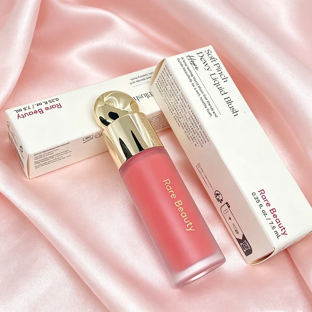 เรียร์บิวตี้ ไมลด์ ทัช เวลเวท  - Huda Beauty Makeup Mini Kit บทวิจารณ์และราคา