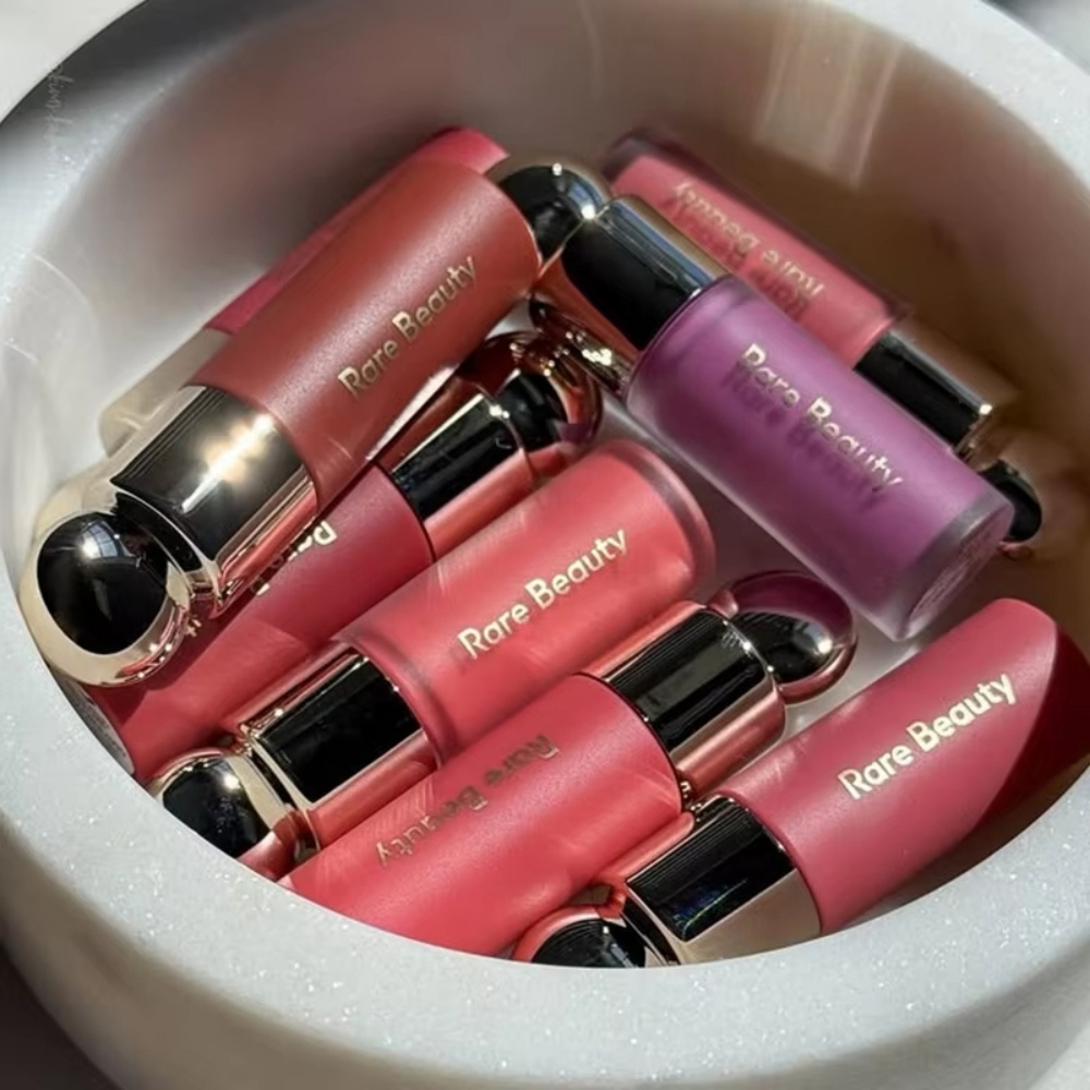 บลัชออนเนื้อลิควิด Rare Beauty - Huda Beauty Makeup Mini Kit บทวิจารณ์และราคา